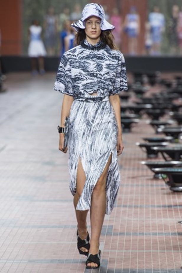 Kenzo 2014 .. كوني موجة هادرة 