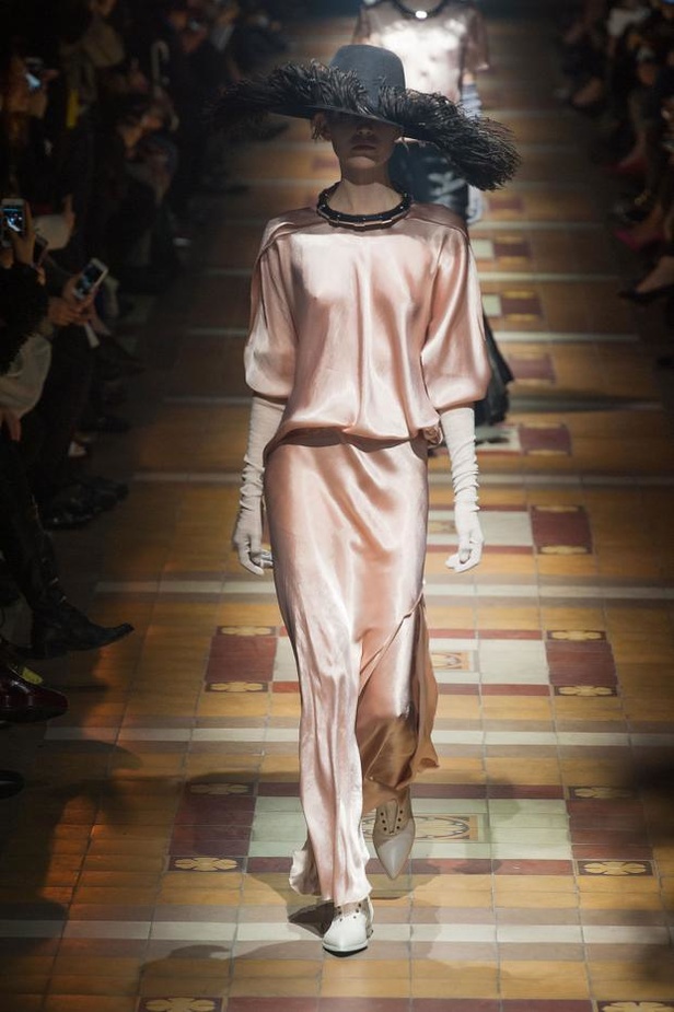 Lanvin... باريس الخمسينات بلمسة أفريقية راقية