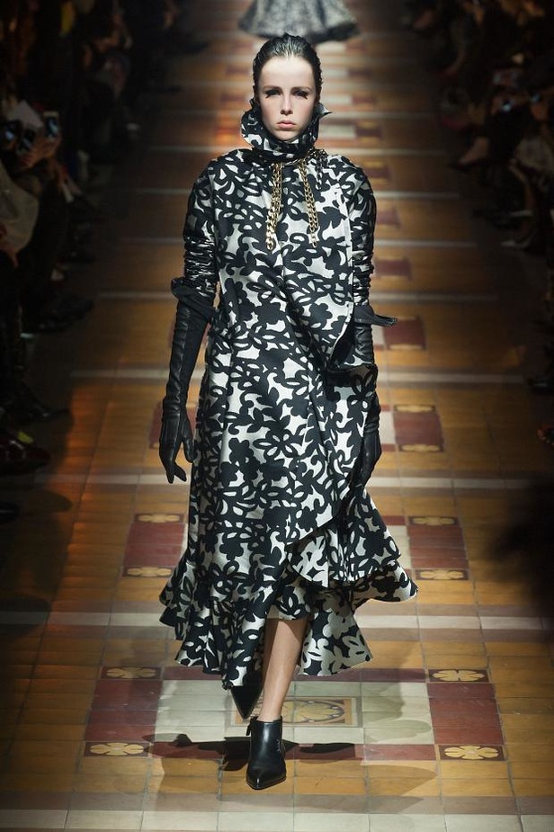 Lanvin... باريس الخمسينات بلمسة أفريقية راقية