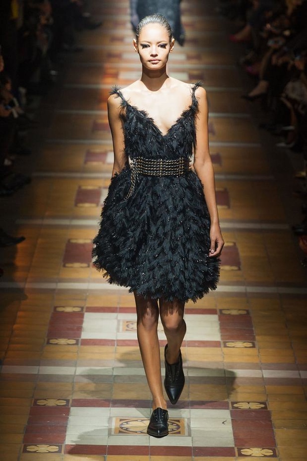 Lanvin... باريس الخمسينات بلمسة أفريقية راقية