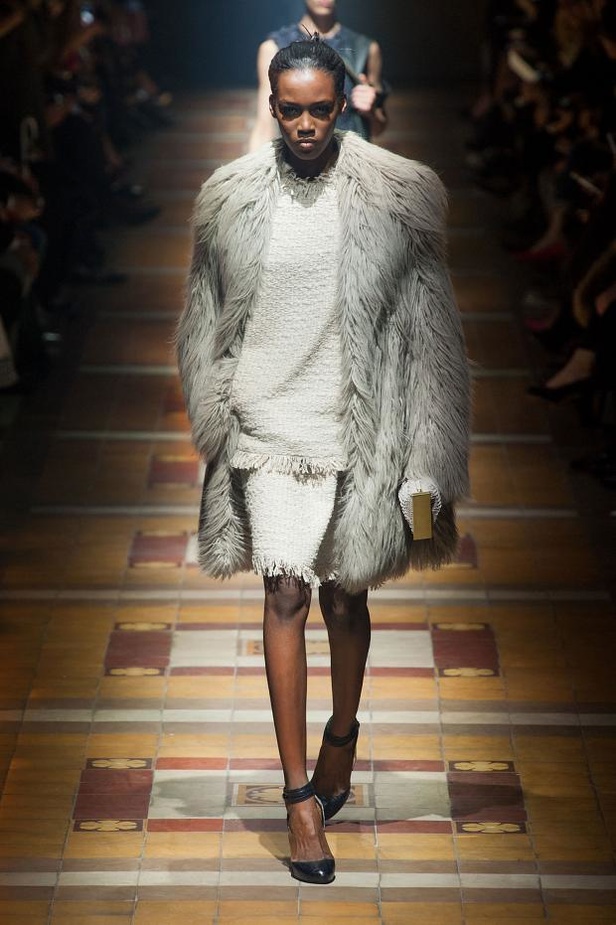 Lanvin... باريس الخمسينات بلمسة أفريقية راقية