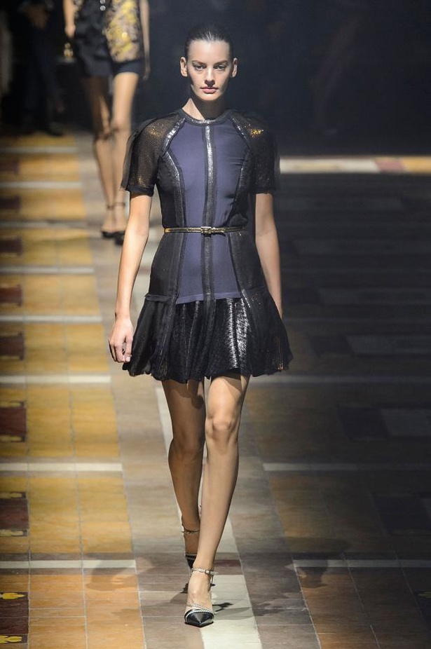 Lanvin .. أنوثة اللؤلؤ والدانتيل