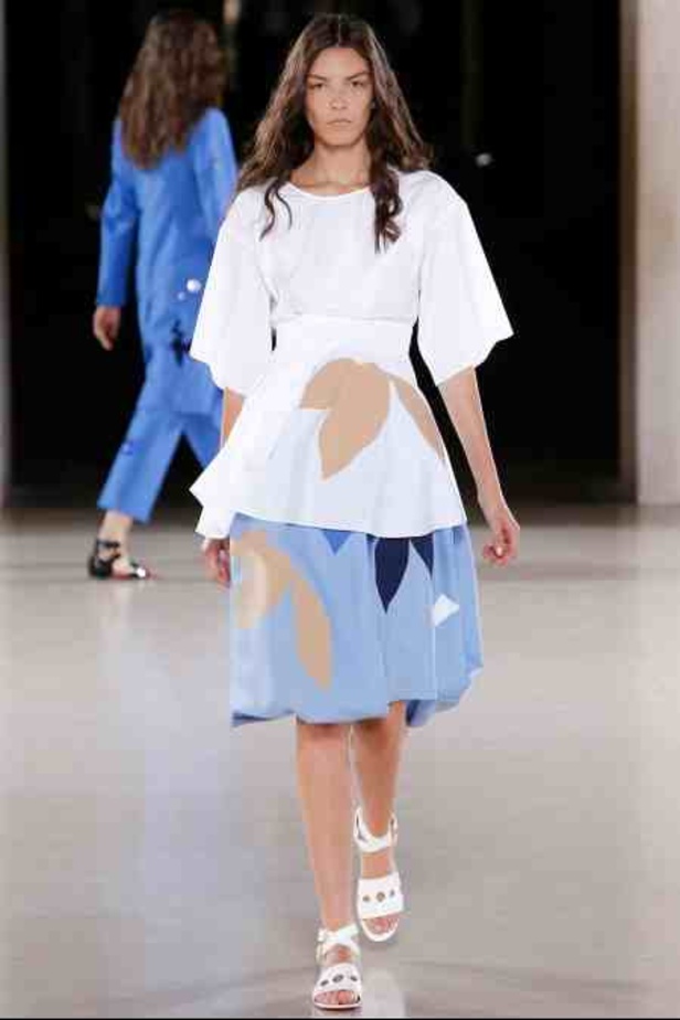 ربيع JONATHAN SAUNDERS... يشعل غيرة الرجال