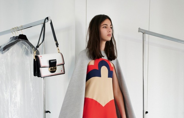 صور تصاميم عرض ازياء دار لويس فيتون لمجموعة كروز 2021