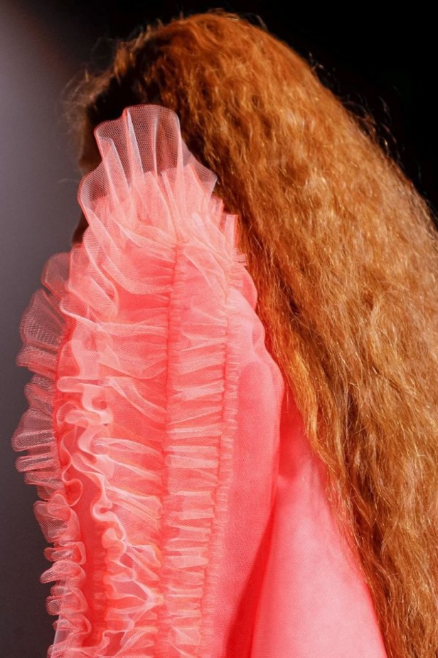 مجموعة طليعية من Viktor & Rolf لربيع وصيف 2019