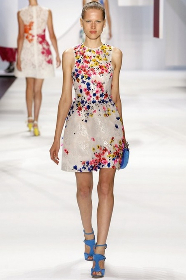 حدائق غناء من الفساتين في مجموعة Monique Lhullier