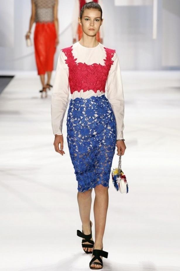 حدائق غناء من الفساتين في مجموعة Monique Lhullier