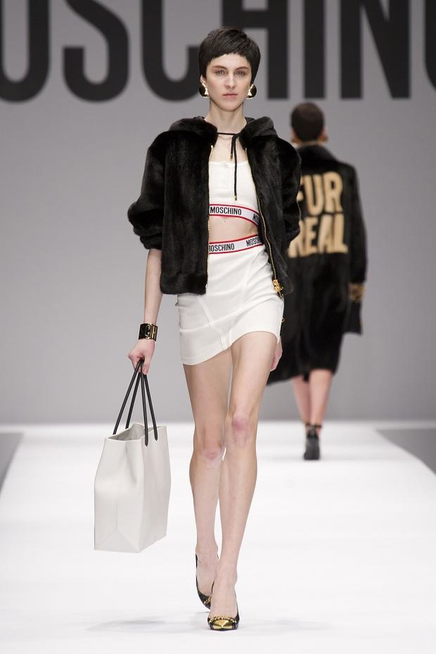 مجموعة Moschino خريف وشتاء 2014 – 15