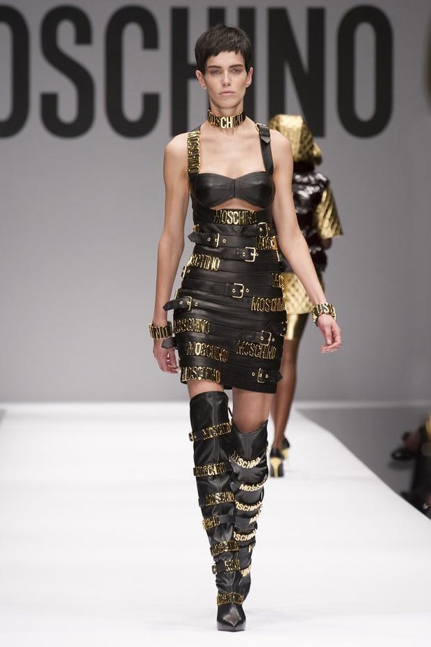 مجموعة Moschino خريف وشتاء 2014 – 15