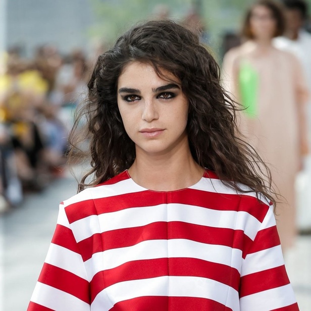 المصمم ربيع كيروز يحتفل بمرور ٢٠  عاما على دخوله عالم الأزياء  