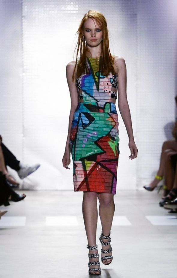 عالم من الألوان في مجموعةNicole Miller