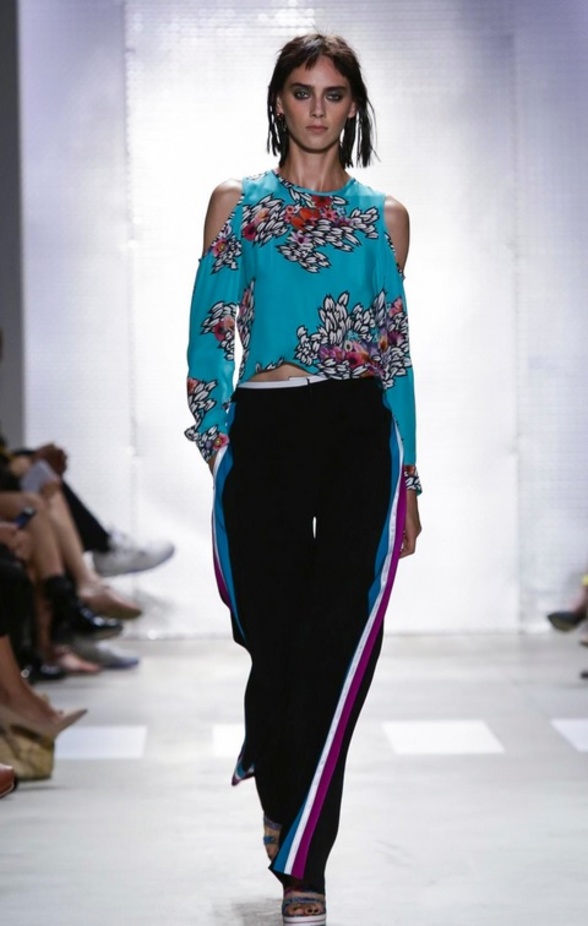 عالم من الألوان في مجموعةNicole Miller