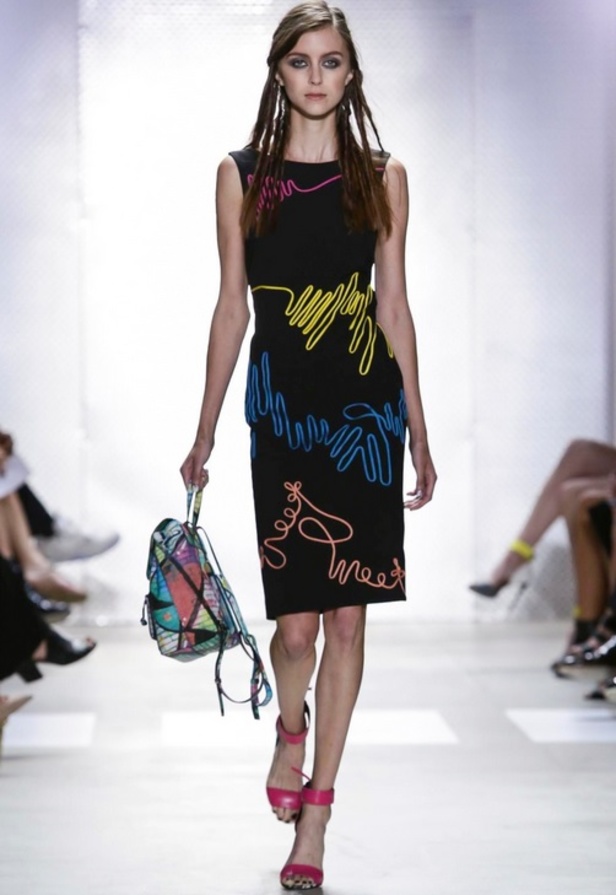 عالم من الألوان في مجموعةNicole Miller