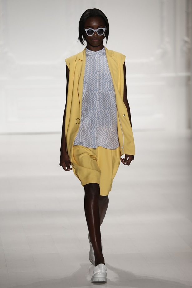 إطلالة شبابية من Noon By Noor