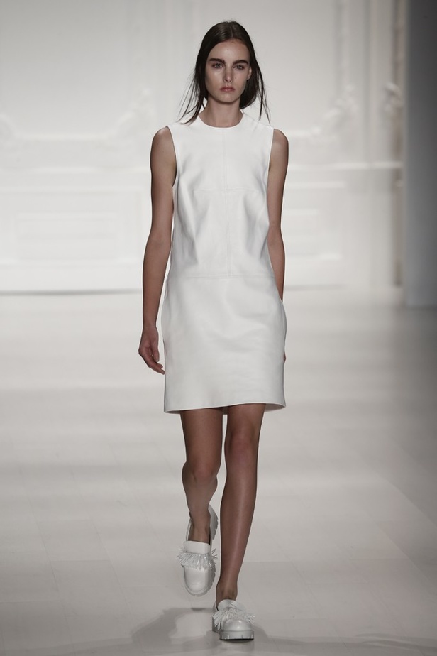 إطلالة شبابية من Noon By Noor