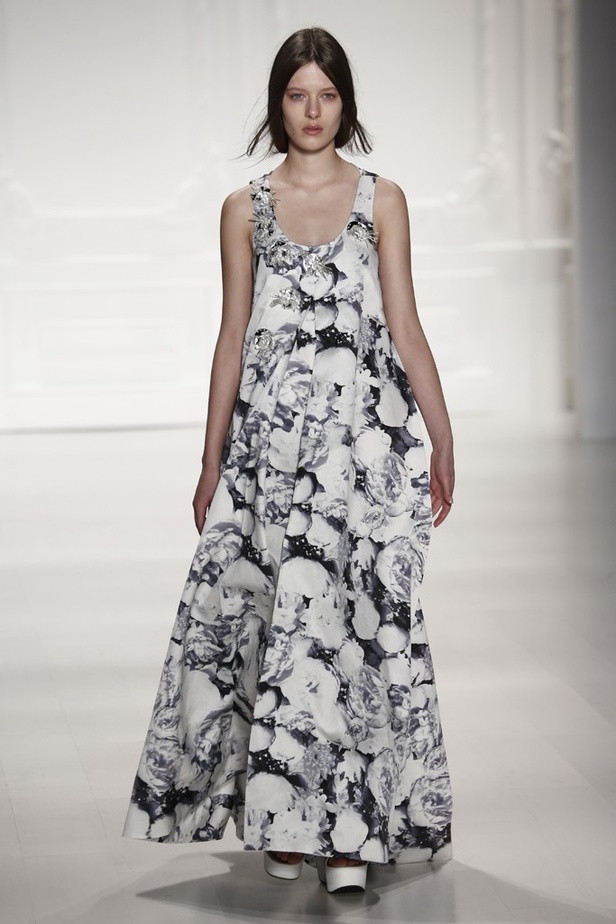 إطلالة شبابية من Noon By Noor