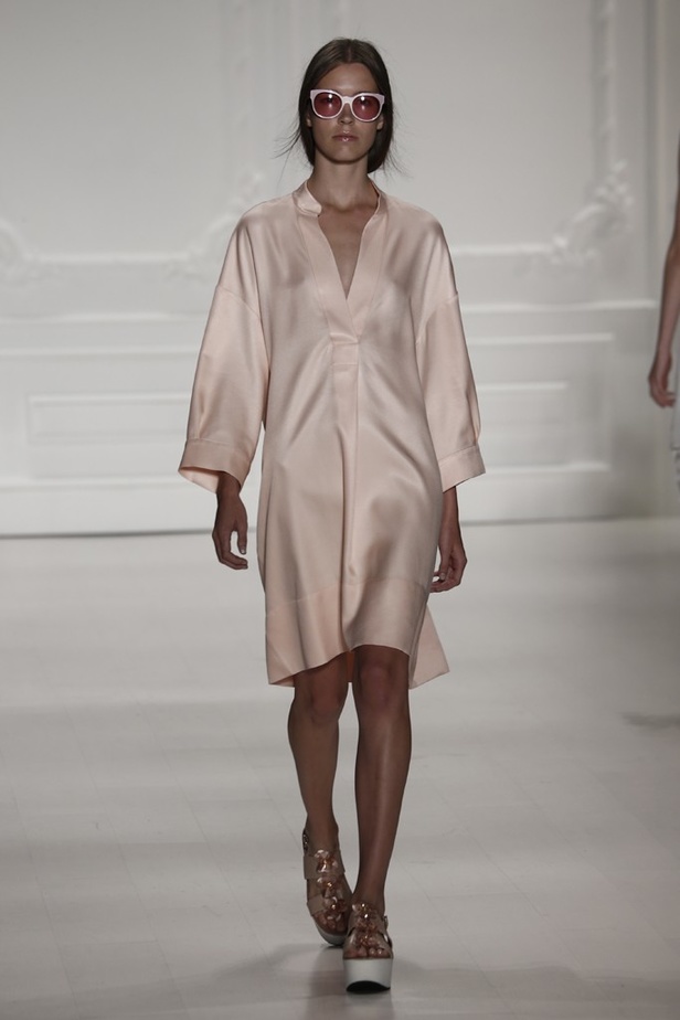 إطلالة شبابية من Noon By Noor