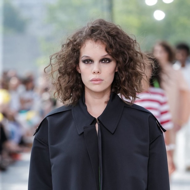 المصمم ربيع كيروز يحتفل بمرور ٢٠  عاما على دخوله عالم الأزياء  