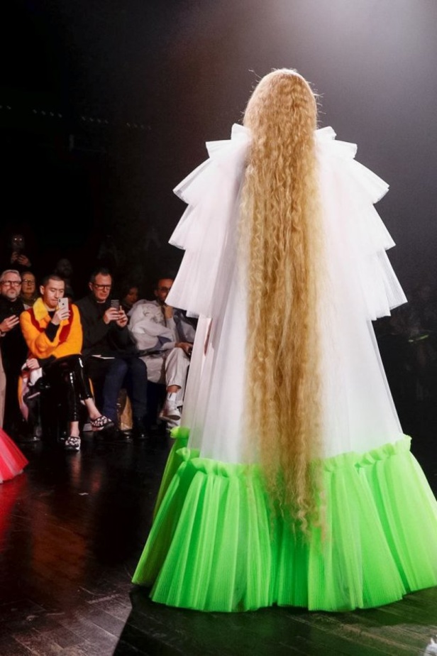 مجموعة طليعية من Viktor & Rolf لربيع وصيف 2019