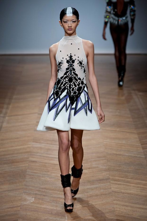 ON AURA TOUT VU... ربيع منثور على غيمة ثلجية