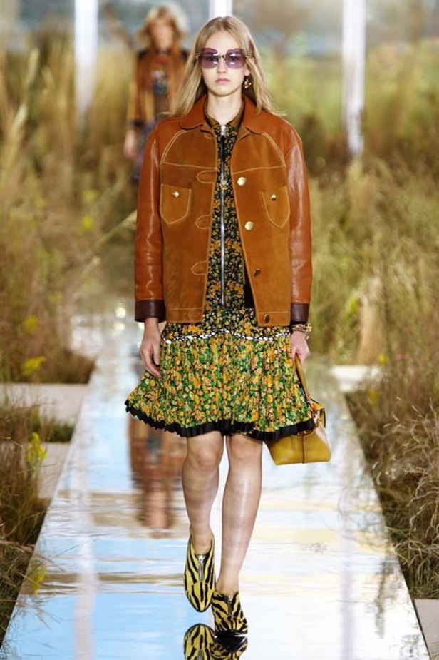 Coach تحتفل بصيف مفعم بالألوان..