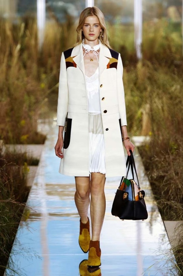 Coach تحتفل بصيف مفعم بالألوان..