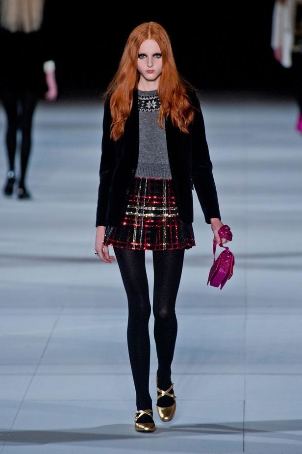 Saint Laurent... شباب ينبض بالحيوية والكلاسيكية معاً