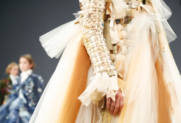 مجموعة Viktor & Rolf للأزياء الراقية لخريف ٢٠١٦