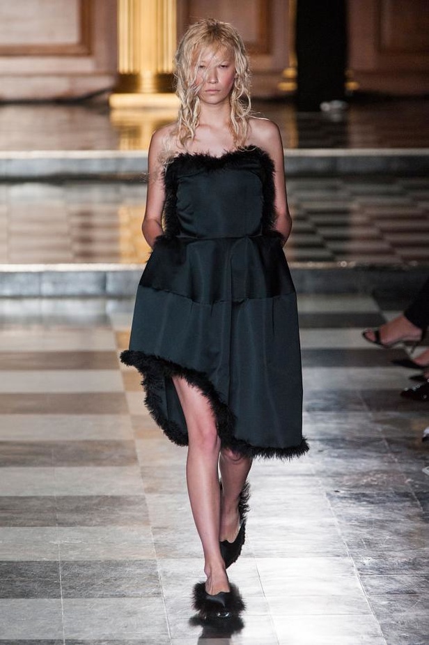 Simone Rocha .. فخامة تليق بالجميلات