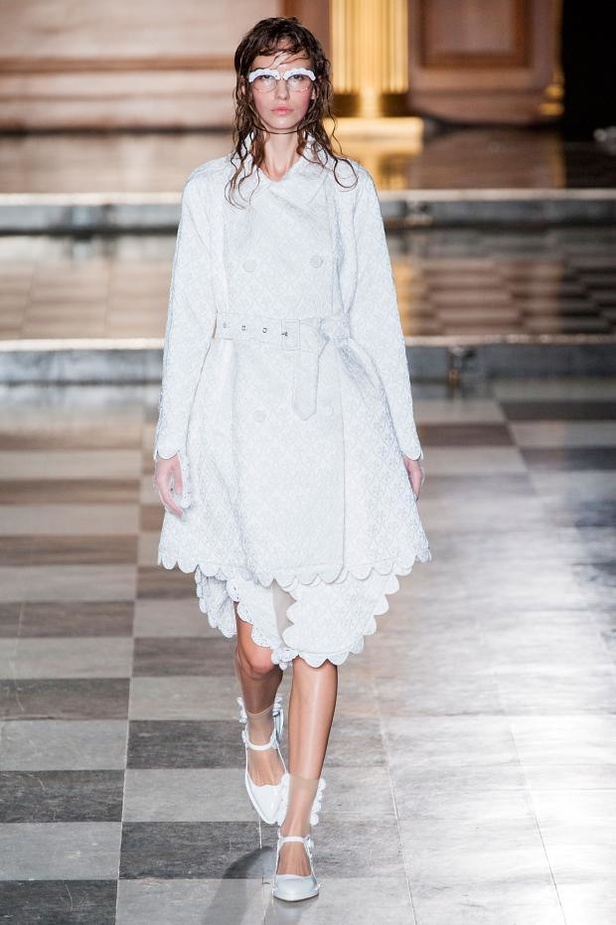 Simone Rocha .. فخامة تليق بالجميلات