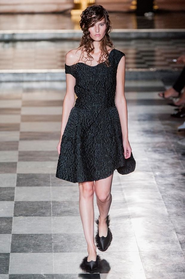 Simone Rocha .. فخامة تليق بالجميلات