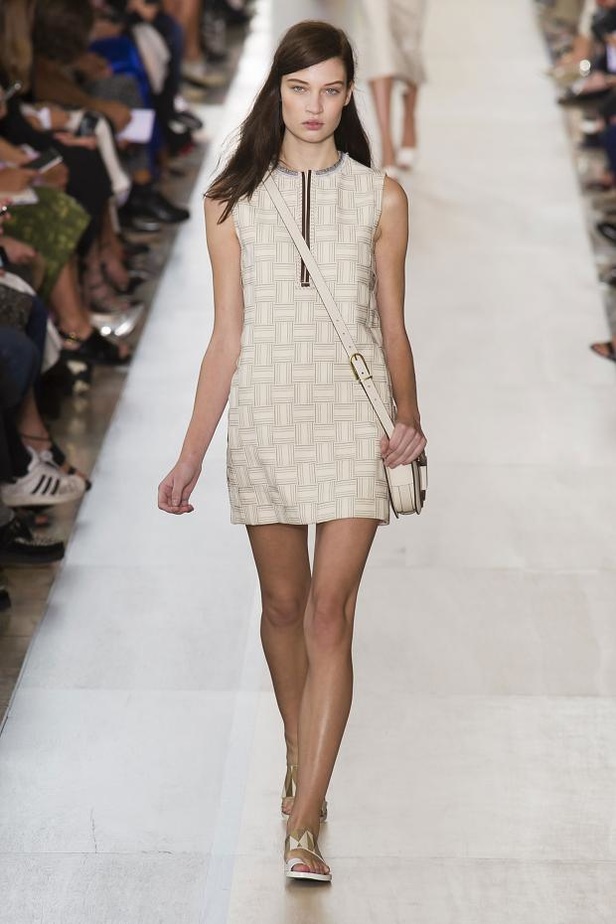 Tory Burch .. الصحراء بمفهوم عصري