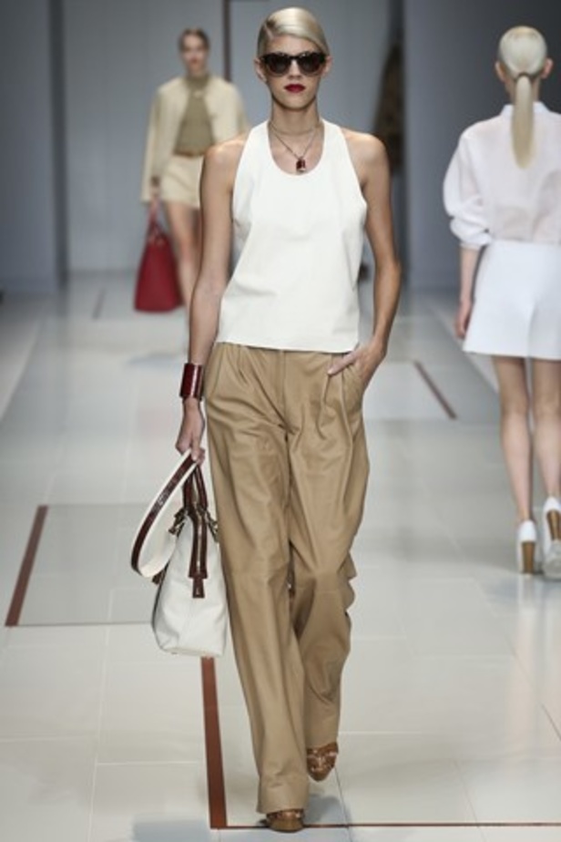 تصاميم راقية من Trussardi لربيع وصيف 2014 