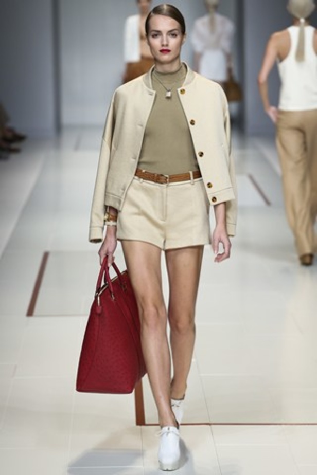 تصاميم راقية من Trussardi لربيع وصيف 2014 