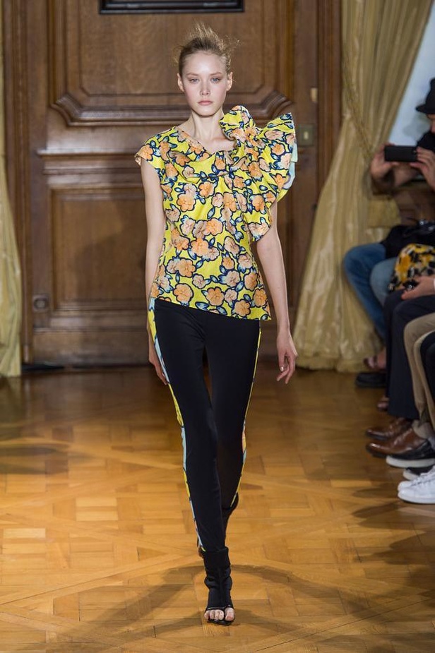 Viktor & Rolf .. نعومة قاسية لربيع رياضي