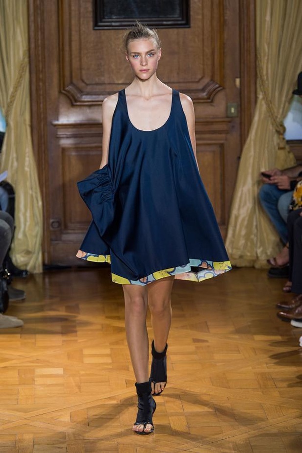 Viktor & Rolf .. نعومة قاسية لربيع رياضي