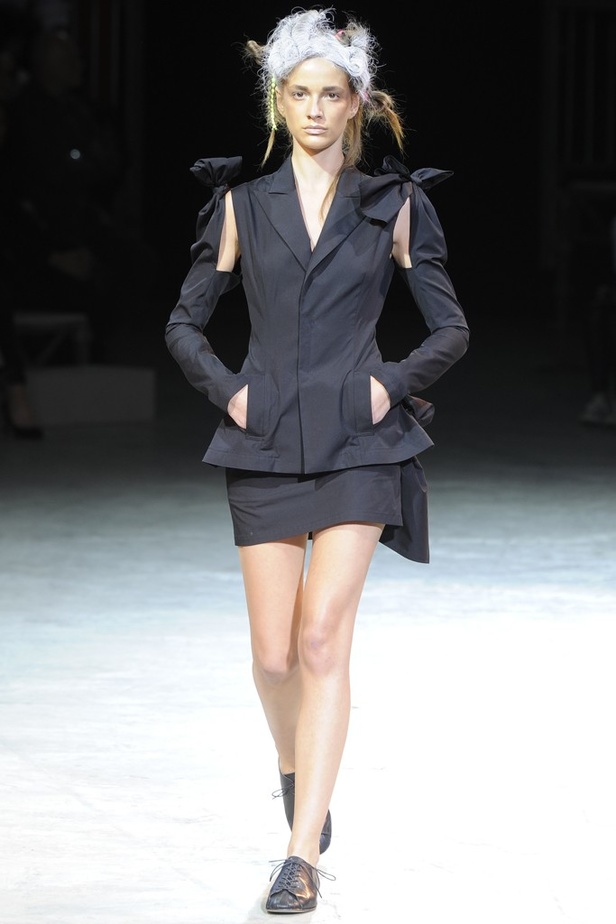 مجموعة Yohji Yamamoto ثبات الاسود ودوامة الألوان 