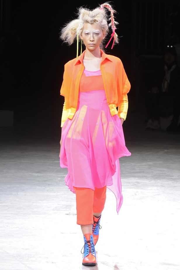 مجموعة Yohji Yamamoto ثبات الاسود ودوامة الألوان 