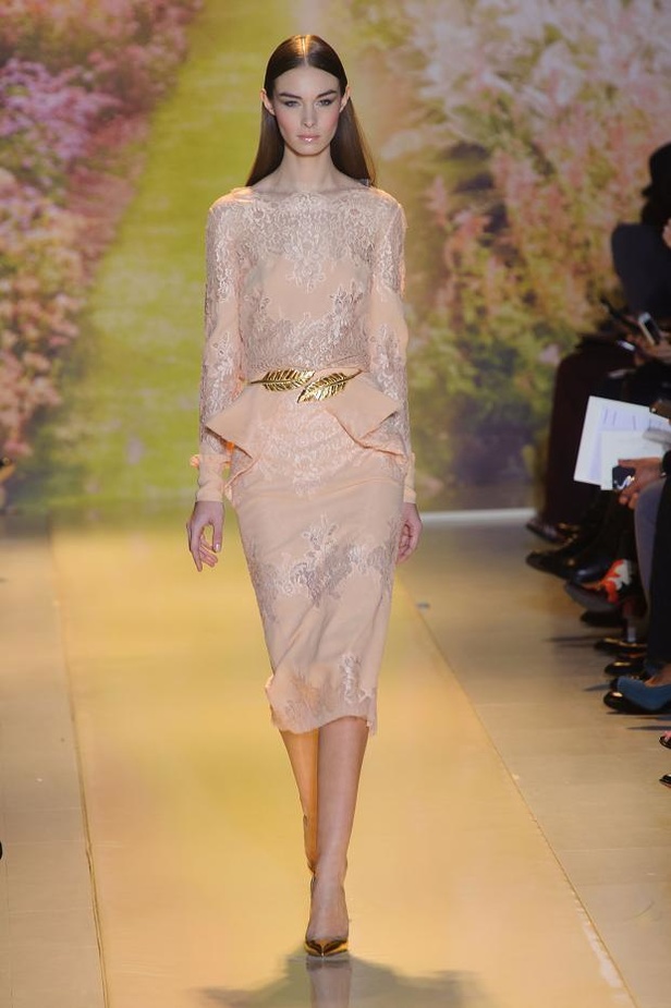 Zuhair Murad... موجات من ذهب وورود وأنوثة