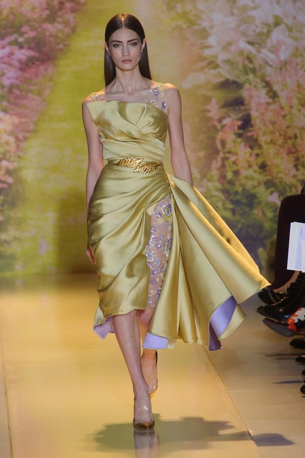 Zuhair Murad... موجات من ذهب وورود وأنوثة
