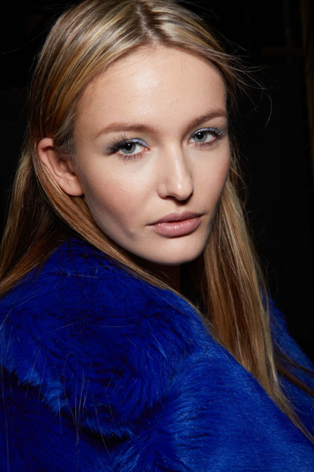  المرأة من قوة وإصرار مع مجموعة Elisabetta Franchi 