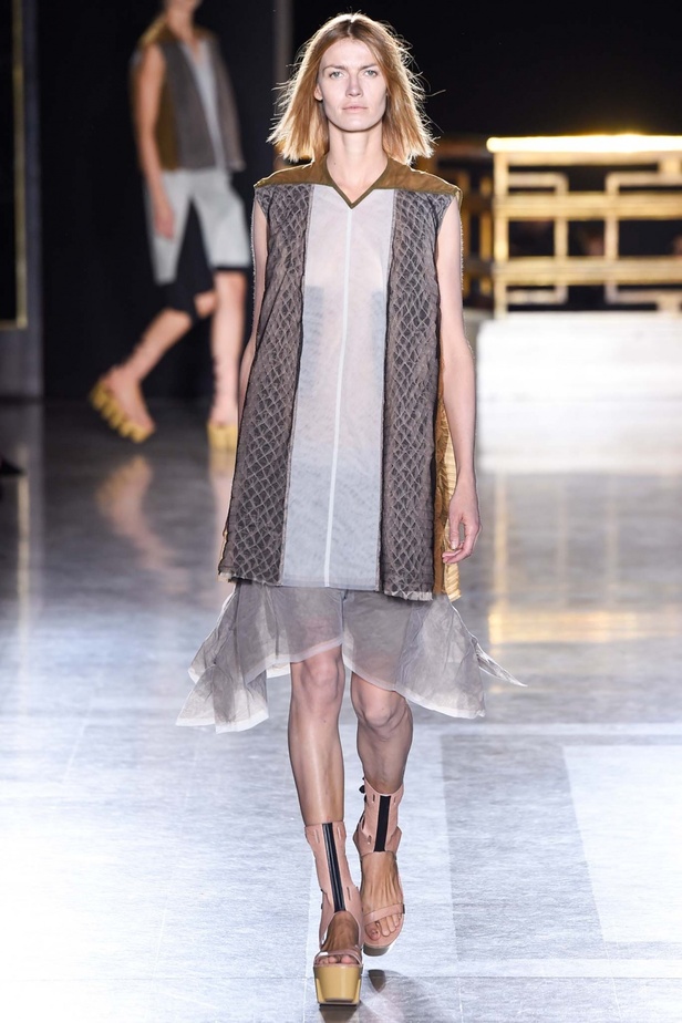 Rick Owens: مجموعة منتفضة على الواقع