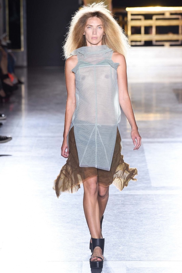 Rick Owens: مجموعة منتفضة على الواقع