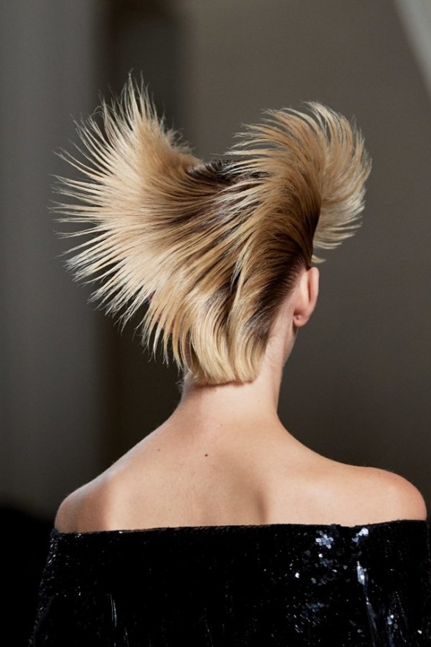 مجموعة جيفنشي كوتور 2019: تفاصيل دراماتيكية وغموض خيالي ساحر