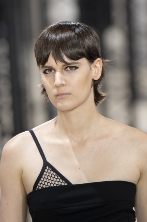 اسبوع الموضة في باريس 2019 مجموعة Ann Demeulemeester لربيع وصيف 2020 