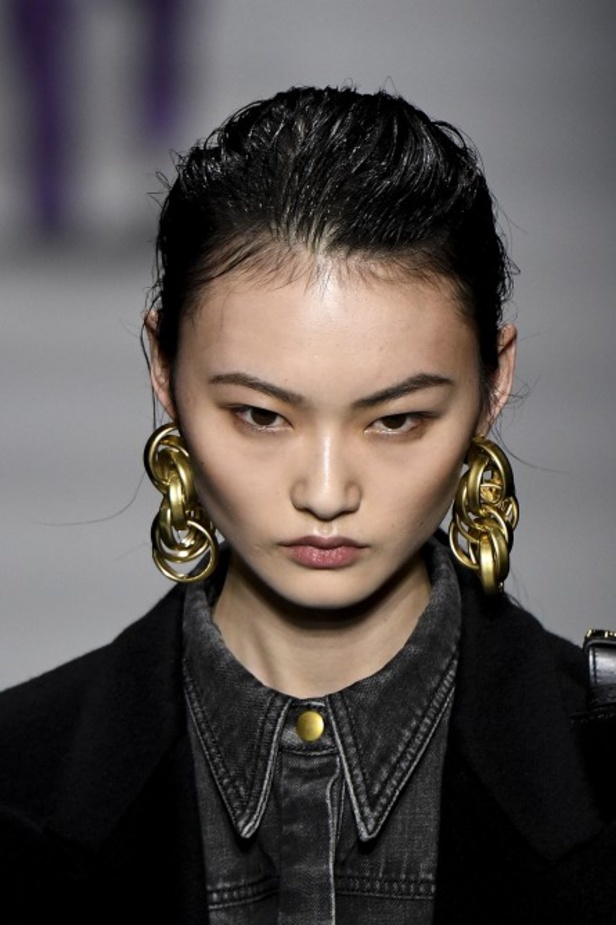 مجموعة Alberta Ferretti الفاخرة خلال اسبوع الموضة في ميلانو لخريف وشتاء 2020-2021