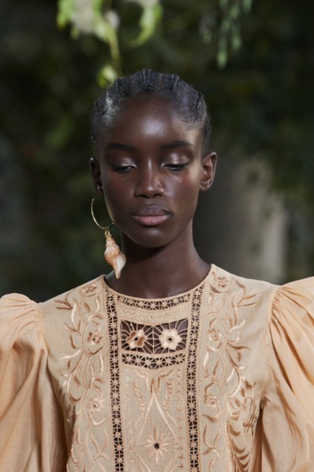 عرض ازياء Alberta Ferretti من أسبوع الموضة في ميلانو لربيع وصيف 2020