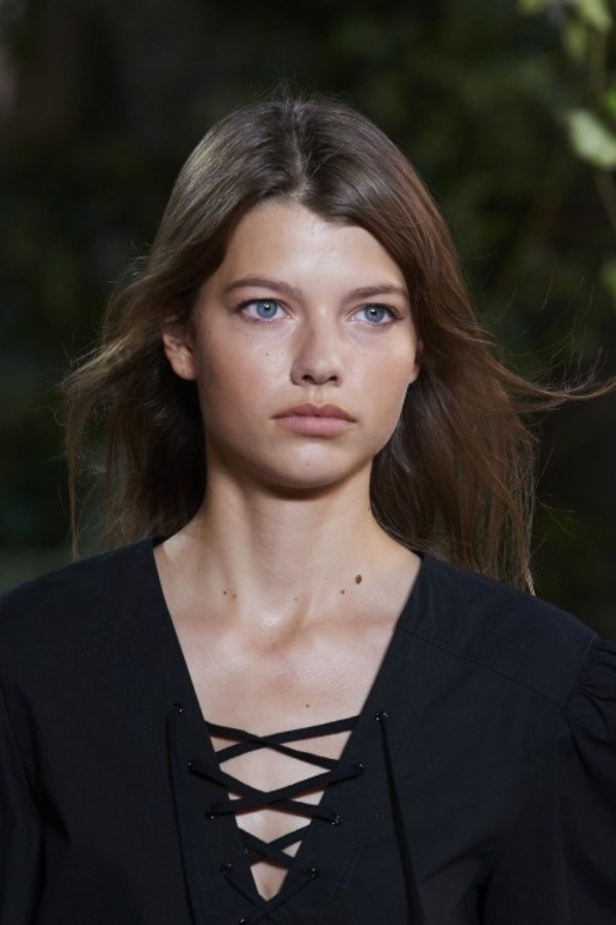 عرض ازياء Alberta Ferretti من أسبوع الموضة في ميلانو لربيع وصيف 2020