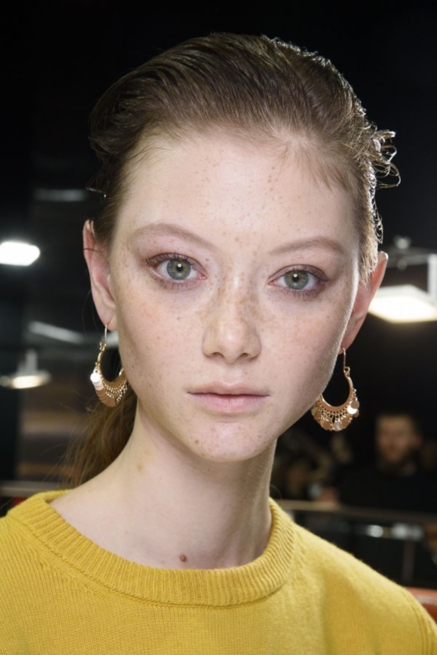 مجموعة Alberta Ferretti الفاخرة خلال اسبوع الموضة في ميلانو لخريف وشتاء 2020-2021