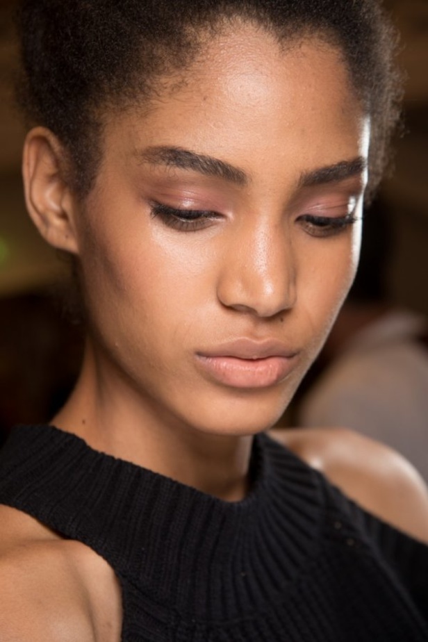 ازياء من عرض أليكسيس مابيل باسبوع الموضة في باريس